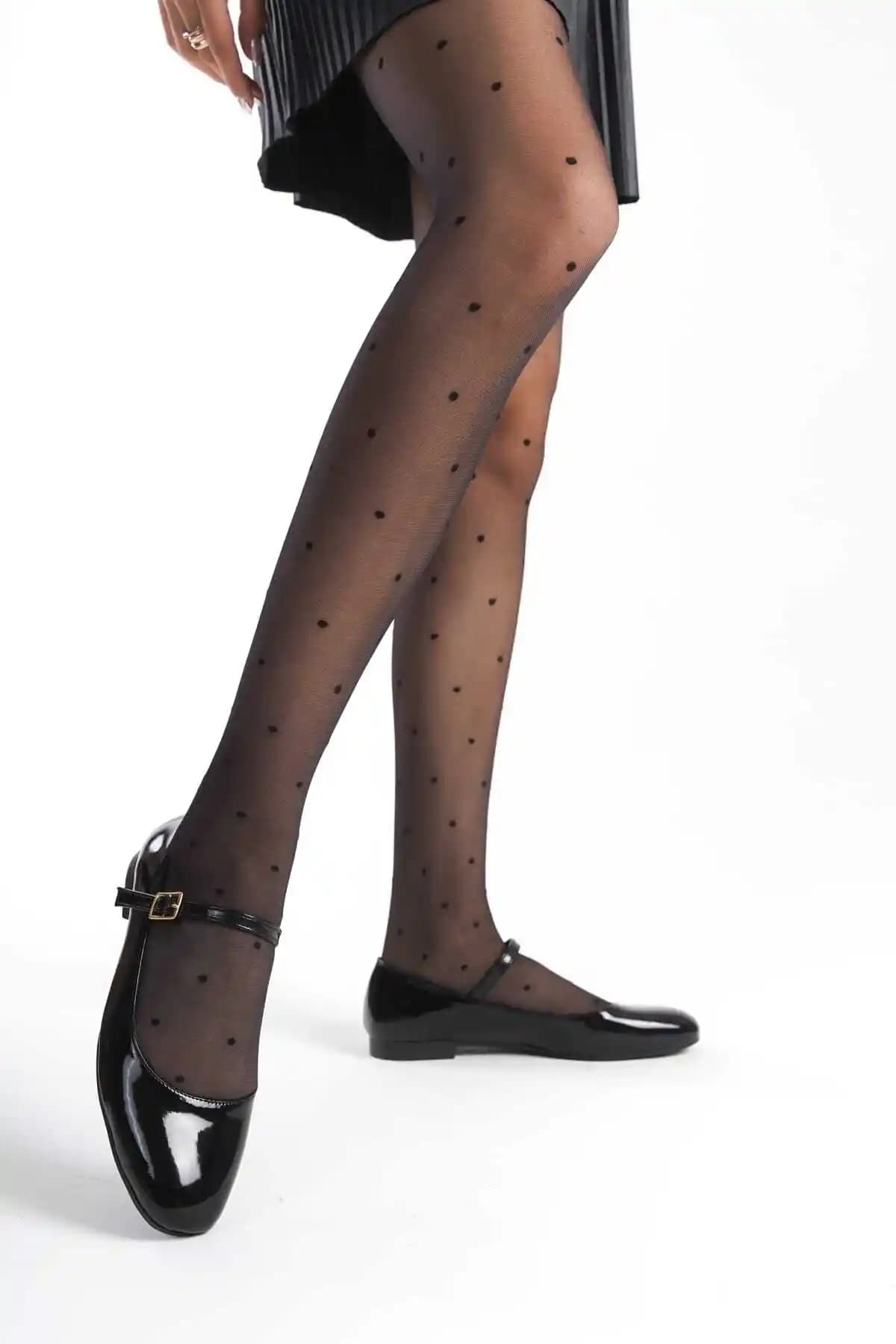 AÇELYA Kadın Babeti: Şıklık ve Konforu Bir Arada Sunan Modern Tasarım