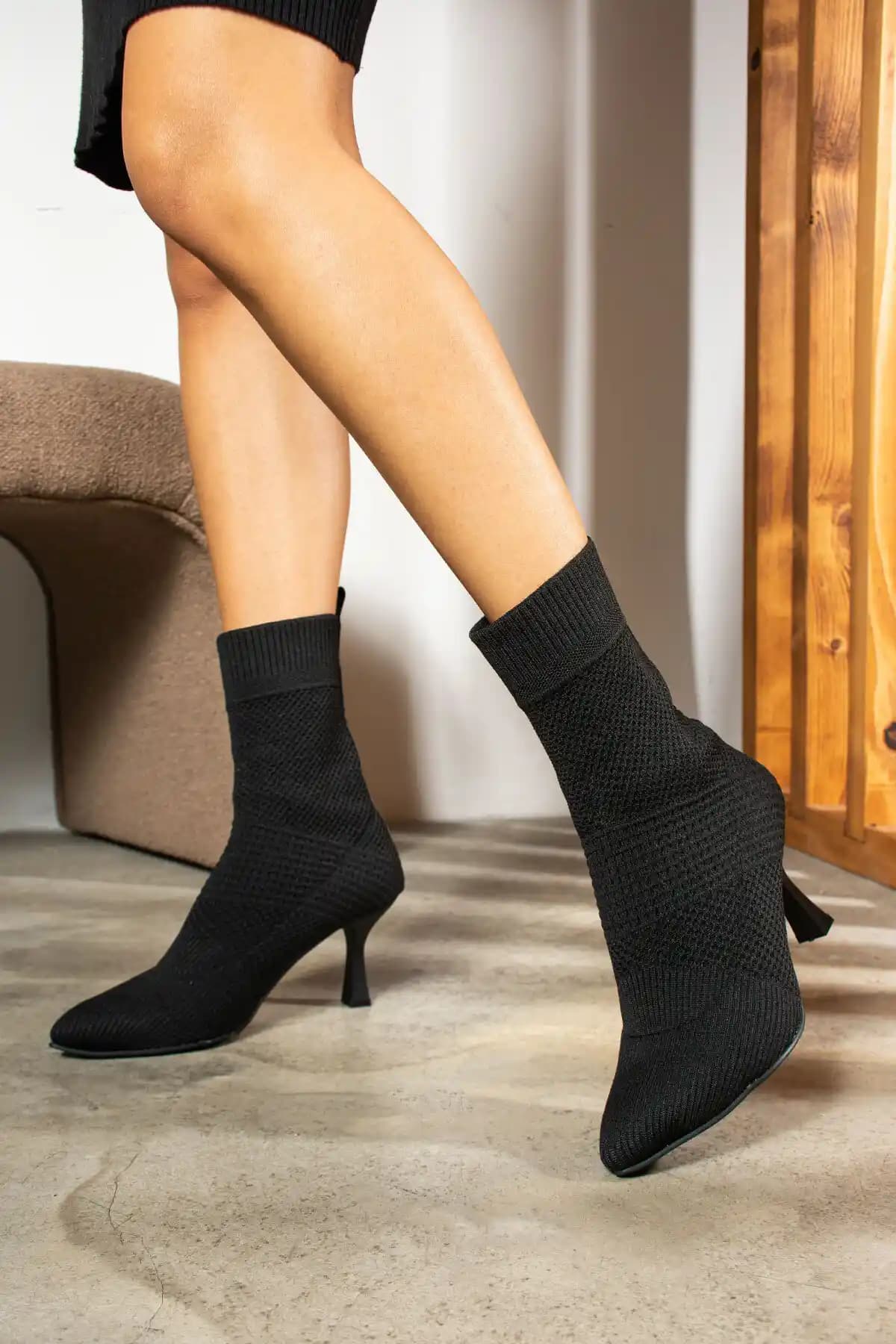 Allyup Günlük Kadın Sivri Burun Çizgili Örgü Triko Botu Modern ve Rahat Tasarım