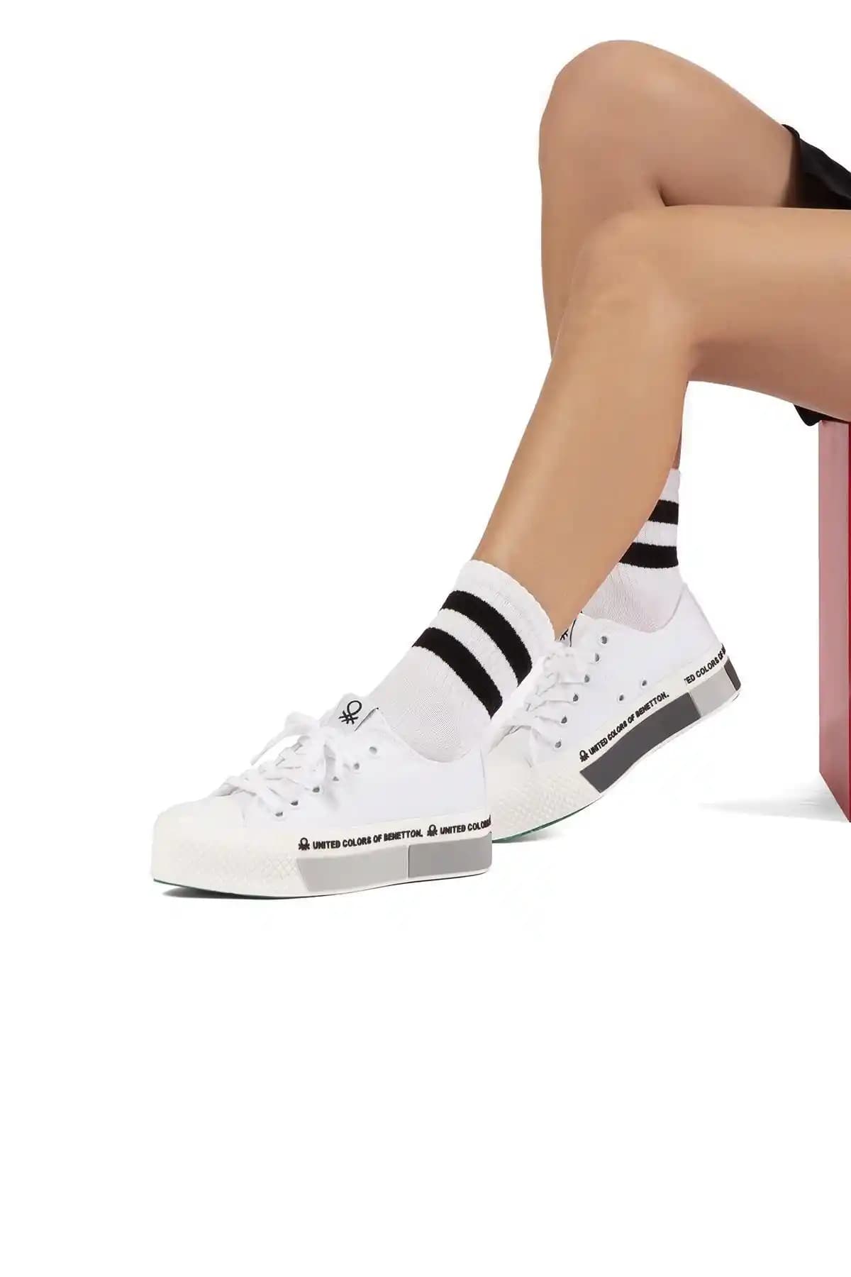 Benetton Kadın Spor Ayakkabısı Beyaz Siyah Düz Tasarım ve Konfor Özellikleri