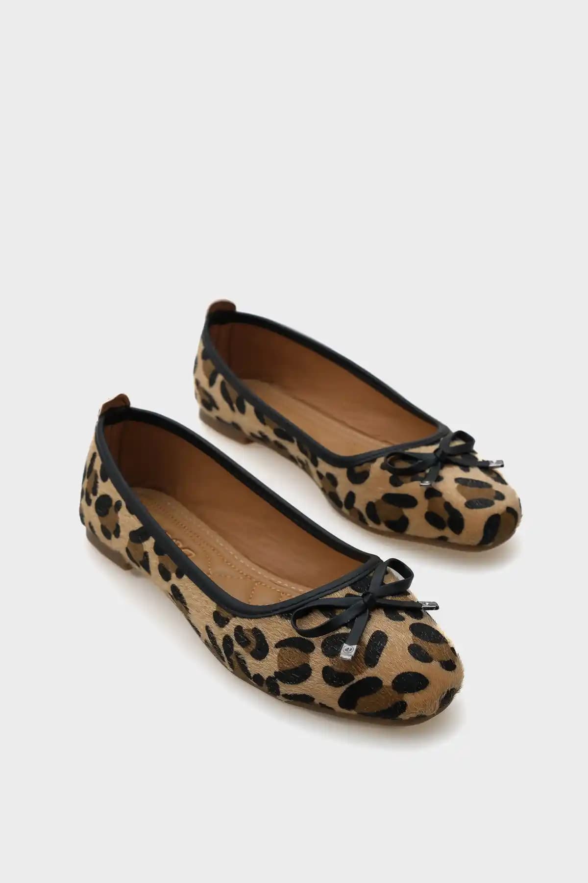 Capone Outfitters Hana Trend Kadın Babet: Şıklık ve Konforu Bir Arada Sunan Günlük Ayakkabı