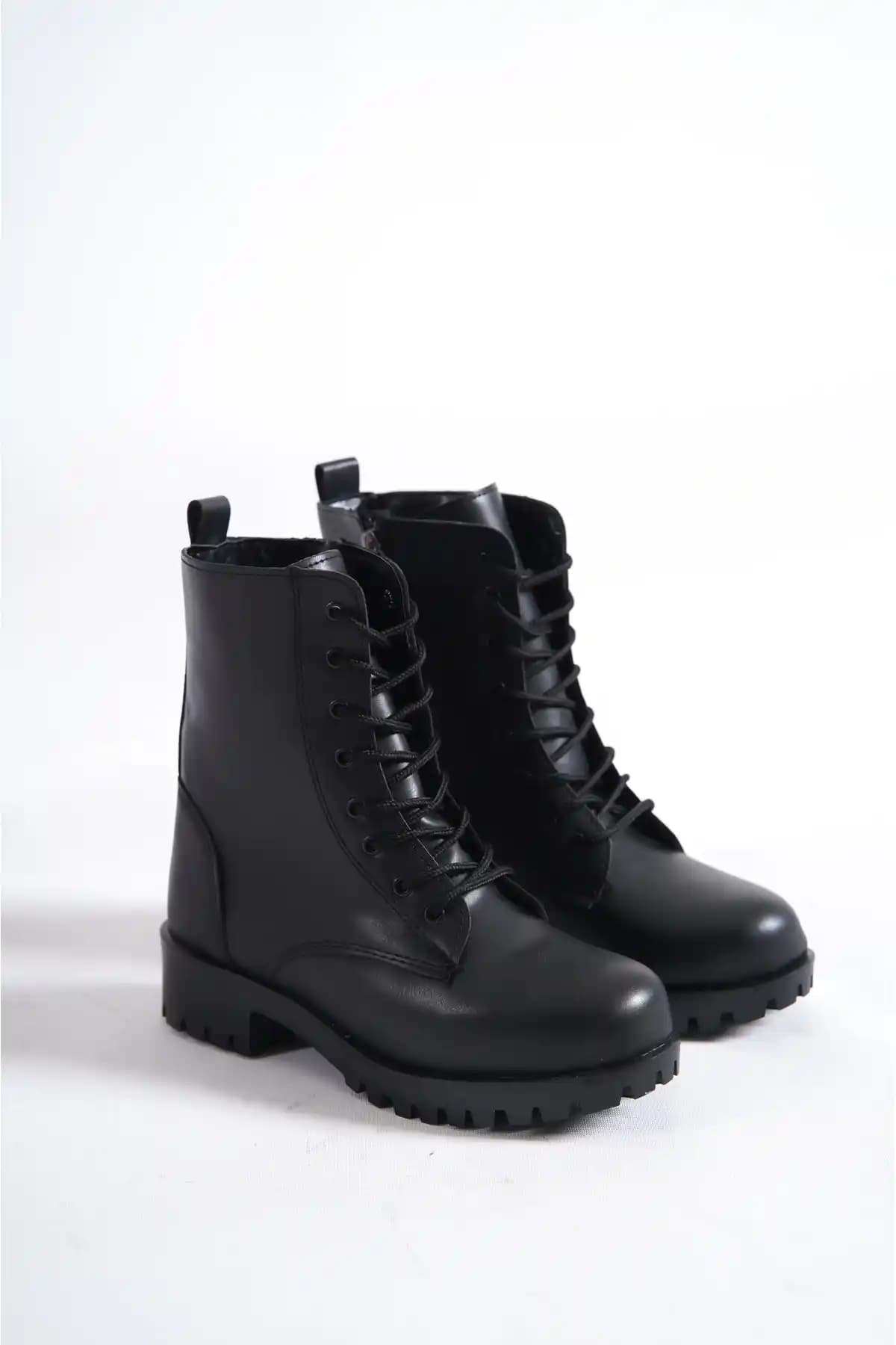 Capone Outfitters Trak Tabanlı Yandan Fermuarlı Bağcıklı Postal Bot İnceleme ve Özellikleri