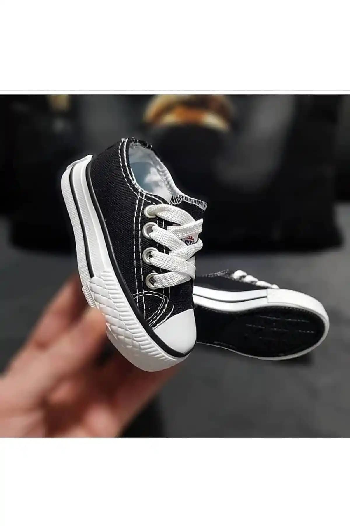 Ebulduk Unisex Siyah Spor Sneaker: Günlük Şıklık ve Konfor Sunan Modern Tasarım