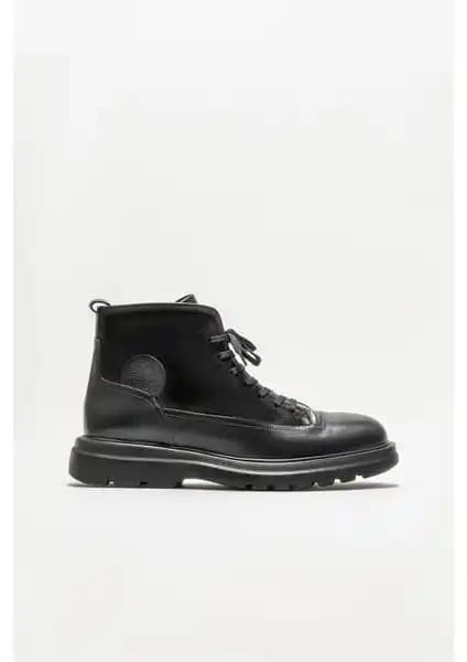 Elle Siyah Deri Erkek Günlük Bot: Şıklık ve Konfor Sunan Dayanıklı Kış Ayakkabısı