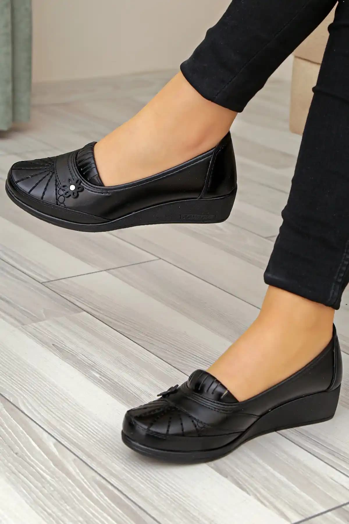 Ewen Tomm Ortopedik Yumuşak Tabanlı Anne Ayakkabısı Şıklık ve Konfor Bir Arada