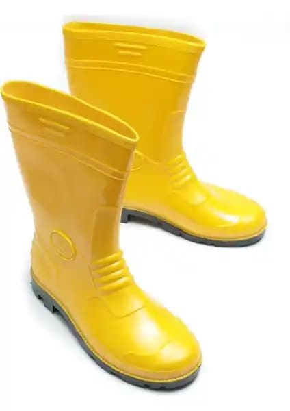 Gezer Erkek Kısa Çizme: Kış Aylarında Koruma ve Şıklık Sunan Dayanıklı Ayakkabı