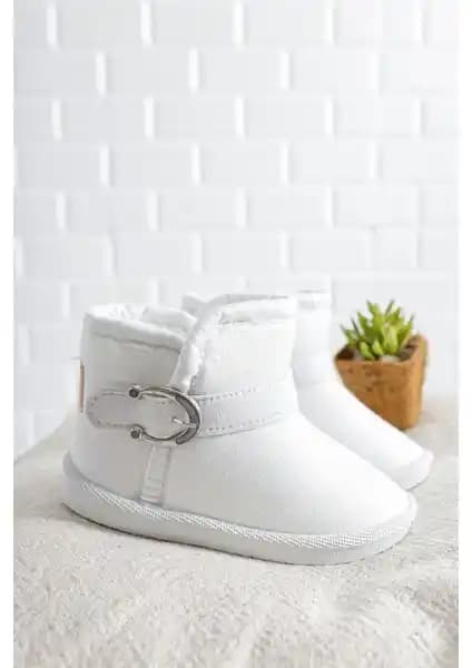 Gezer Günlük Beyaz Kürklü Çocuk Pandufları Evde Sıcak ve Şık Kalmanızı Sağlar