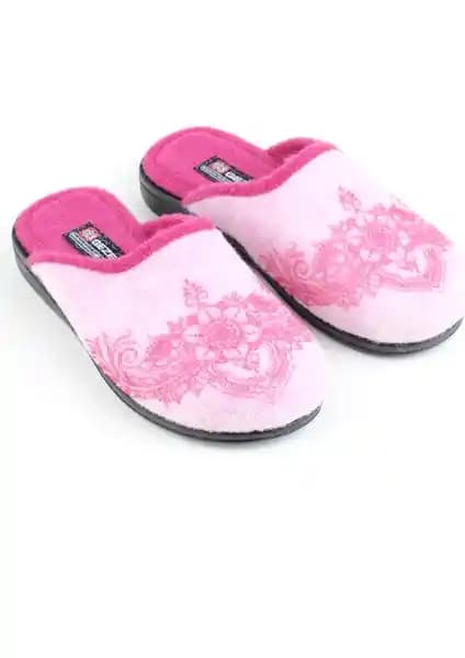 Gezer Kışlık Kadın Ev Terlikleri: Sıcaklık ve Şıklık Sunan Konforlu Tasarım