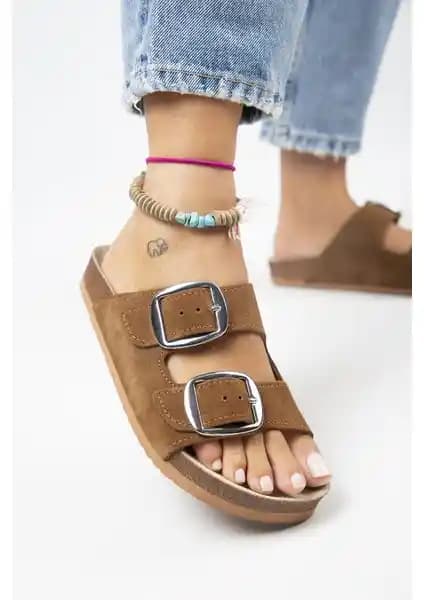 Hakiki deri kadın terliği modern tasarım ve yüksek konfor sunar