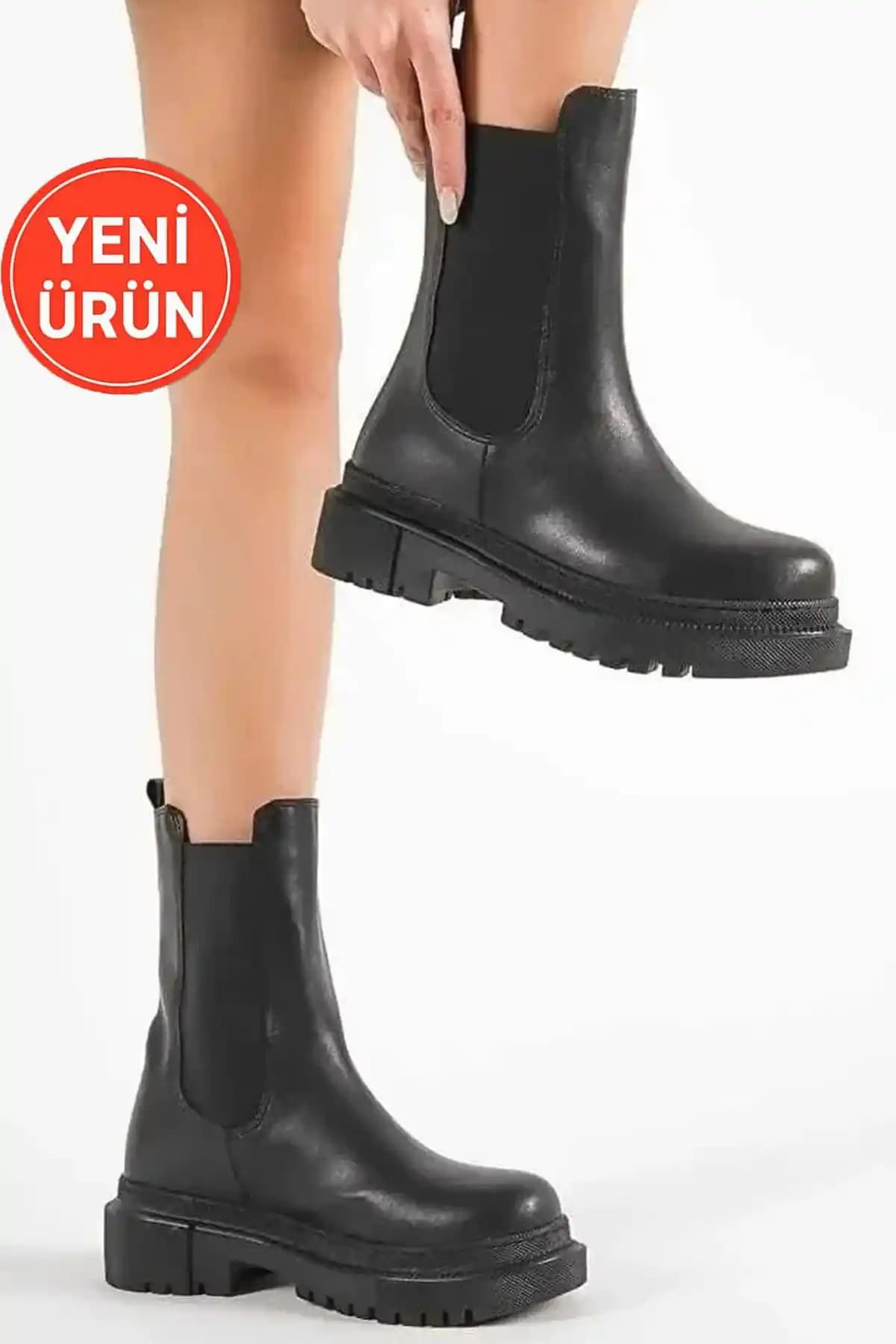 JOSEPHWORLD Yanı Lastikli Siyah Kadın Botu: Şıklık ve Konforun Bir Arada Sunumu