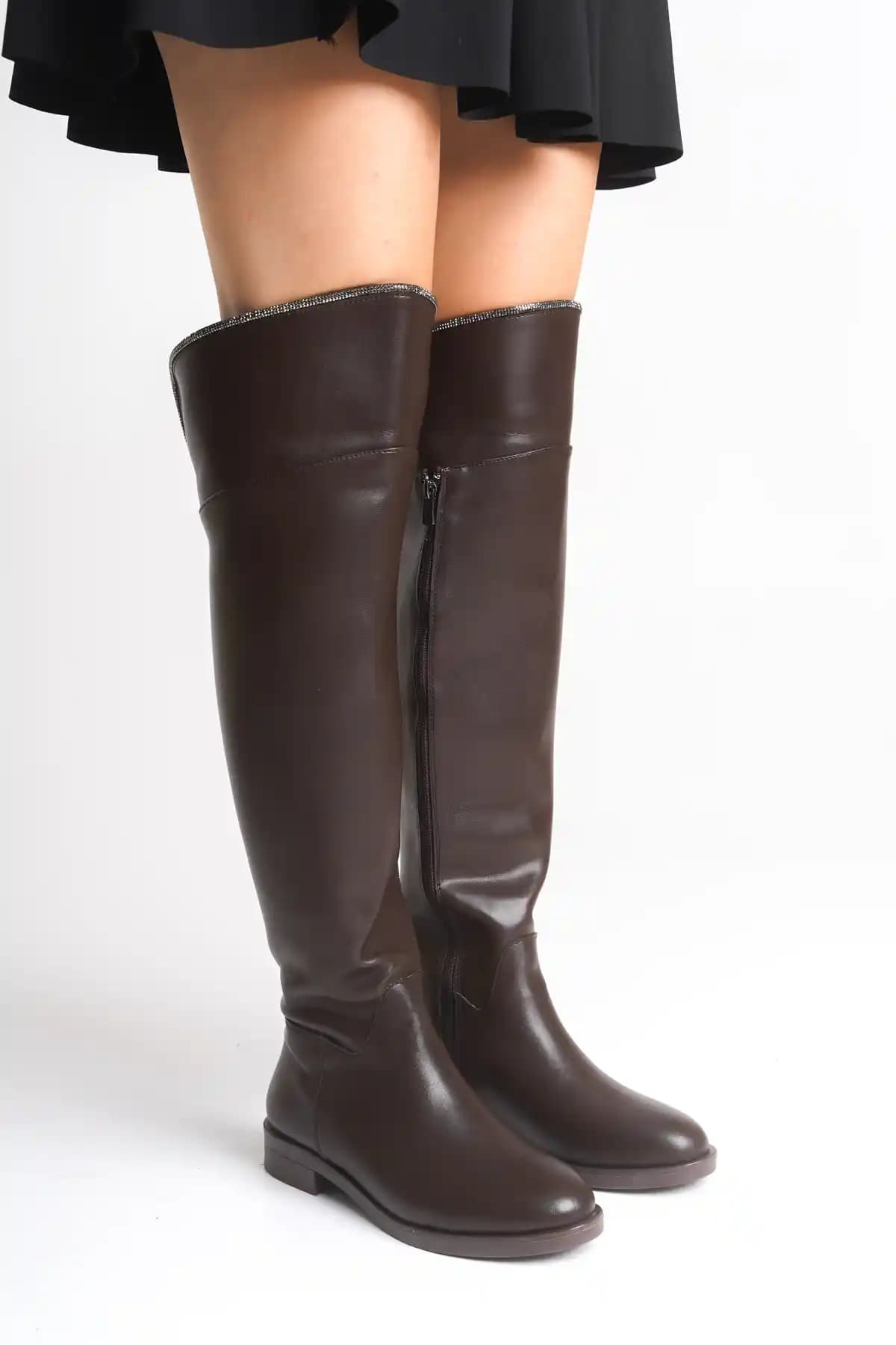 Kadın Kahverengi Deri Binici Çizme: Şıklık ve Konfor Sunan Dayanıklı Tasarım