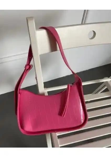 Kadınlar İçin Şık ve Fonksiyonel Kroko Desen Omuz Çantası Modaya Uygun Tasarım
