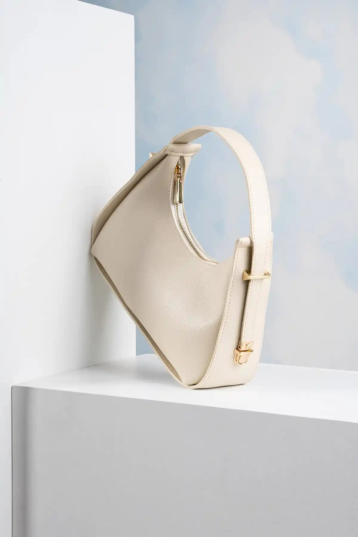 Lucky Bees Kadın Baget El ve Omuz Çantası: Şık ve Fonksiyonel Günlük Kullanım Çantası