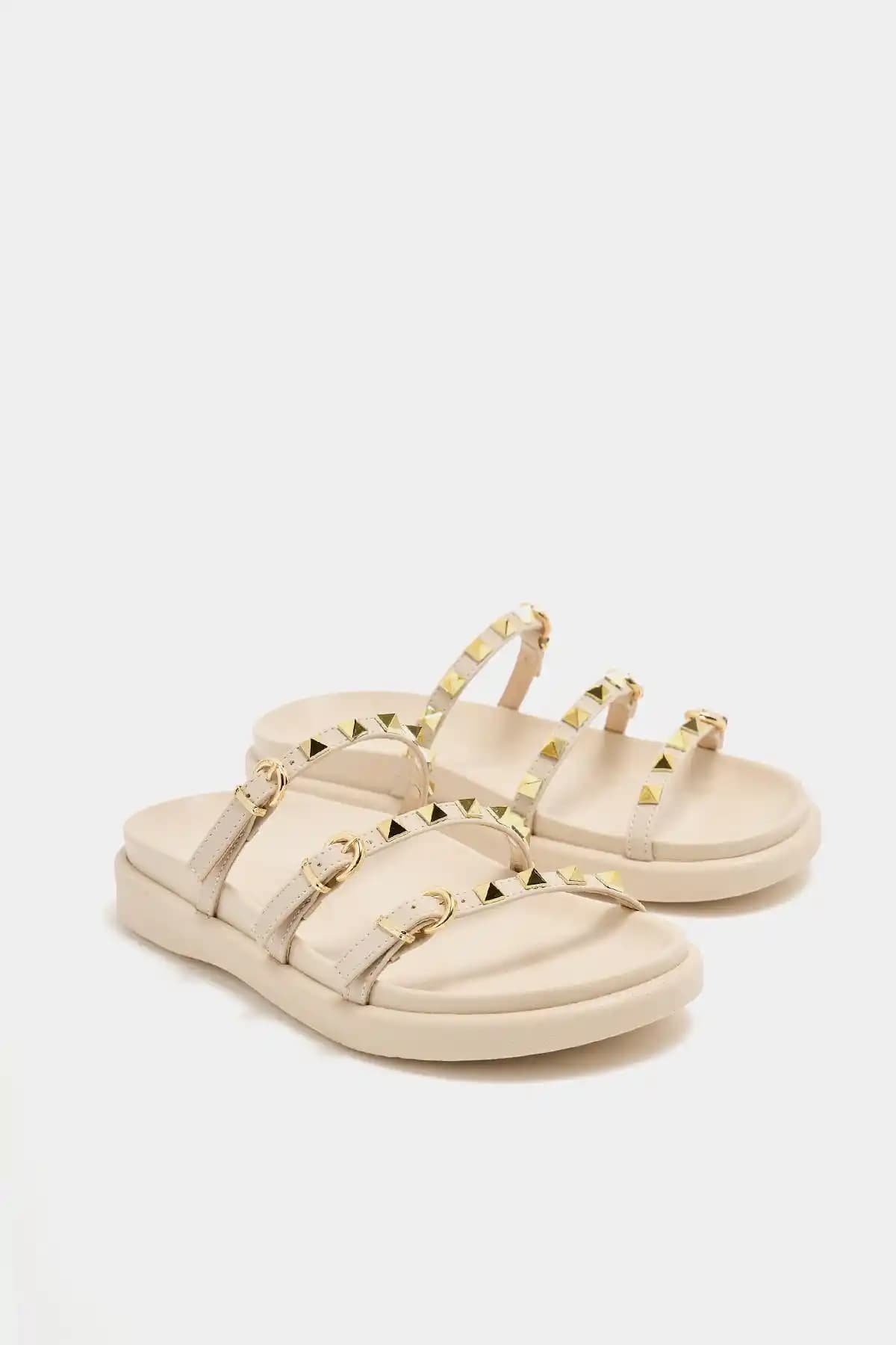 Madamra Kadın Gold Zımba Detaylı Trend Terlik Modern ve Şık Tasarım Özellikleri