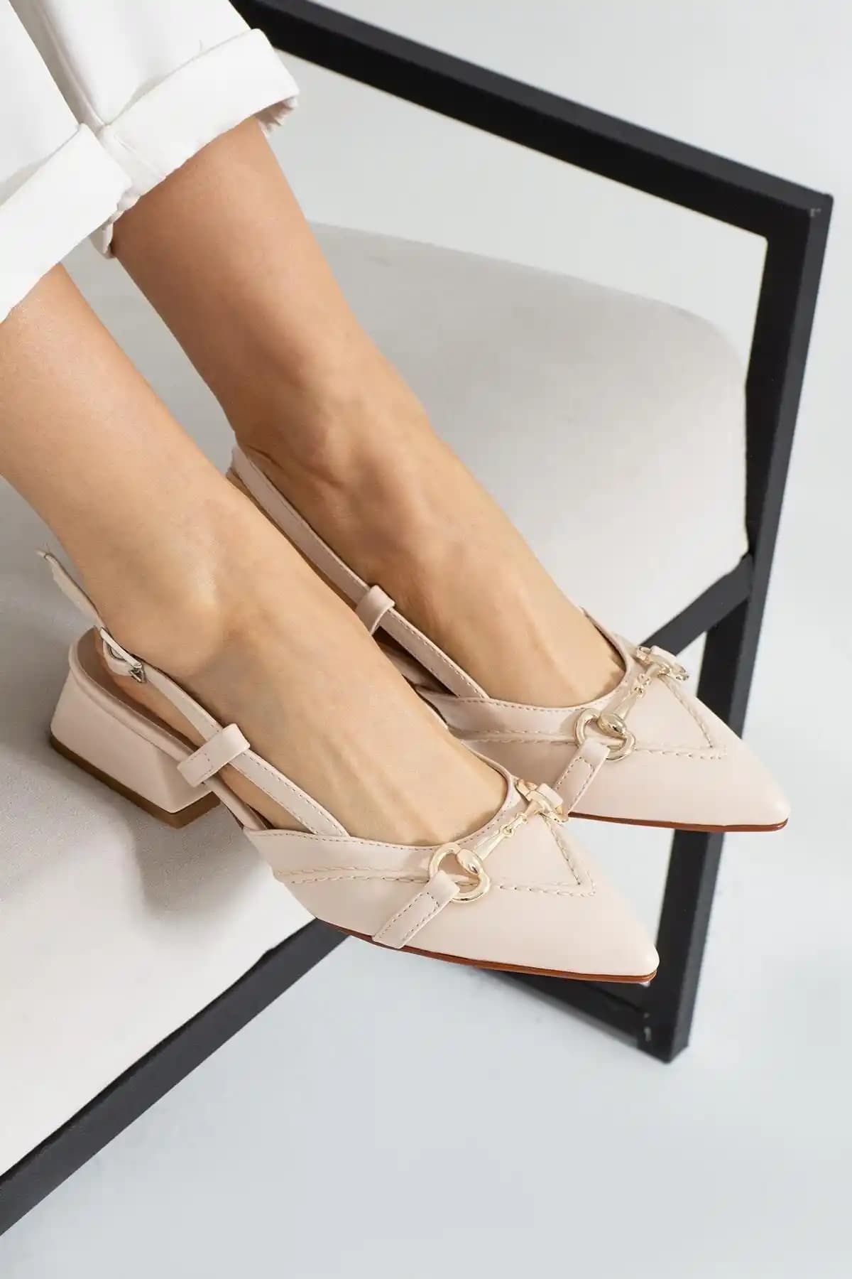 MissPapatya Lemina Krem Kadın Babet: Şıklık ve Konforun Birleştiği Modern Tasarım