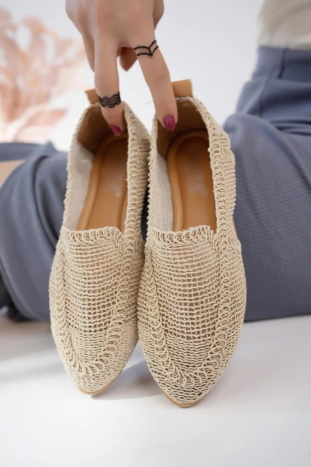 Moda Frato Modafrato Pwr-700 Hasır Babet: Şıklık ve Konforu Bir Arada Sunan Günlük Ayakkabı