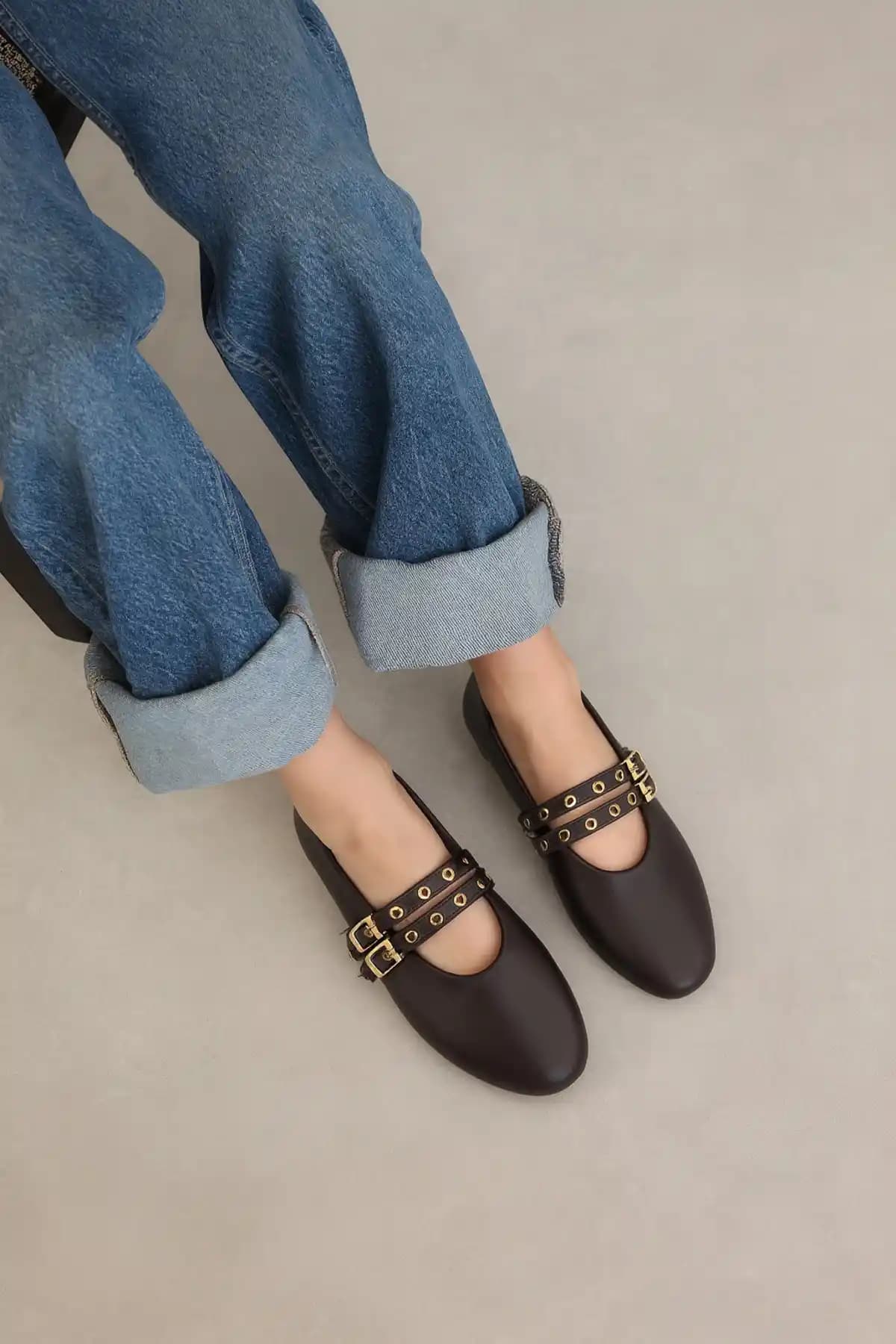 Moon Glow Kadın Babet: Şıklık ve Konforu Bir Arada Sunan Modern Tasarım