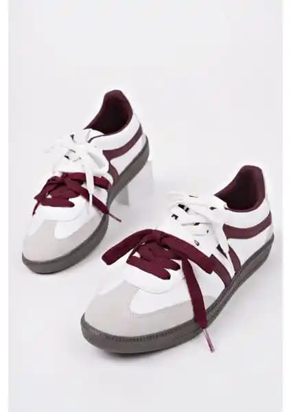 Muggo Retro Çift Bağcıklı Kadın Spor Ayakkabı Modern Tasarım ve Konfor Sağlar