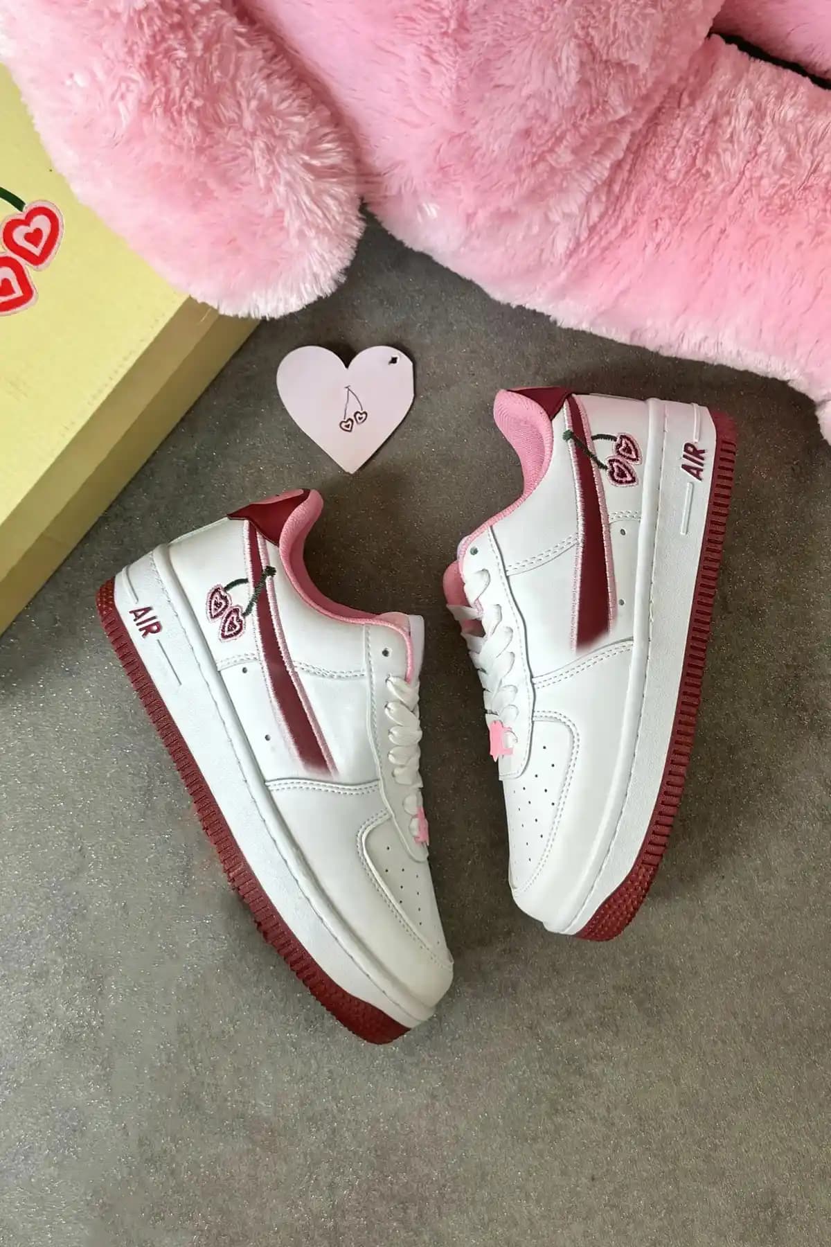 MYZENNE Happy Valentines Day Kirazlı Sneaker: Şıklık ve Konforun Modern Buluşması
