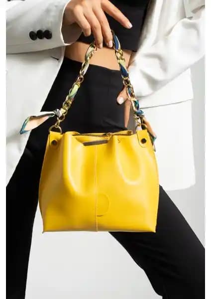 Nbi Bags Kadın Fular Detaylı Zincir Aksesuarlı Yüksek Kaliteli Deri Çanta Tanıtımı