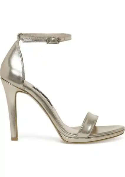 Nine West Delge 3fx Altın Kadın Topuklu Sandalet Şıklık ve Konforu Bir Arada Sunar