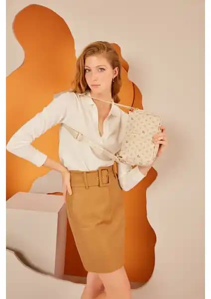 Pierre Cardin Kadın Bej Omuz Çantası: Şıklık ve Fonksiyonellik Sunan Modern Tasarım