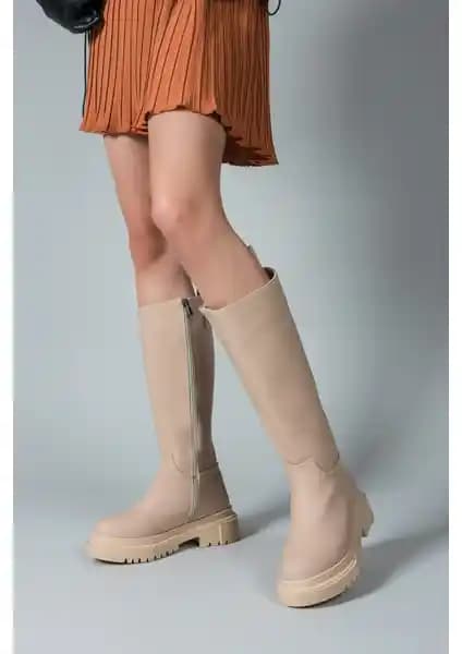 Riccon Nude Cilt Kadın Çizme: Şıklık ve Konfor Sunan Türkiye Üretimi Tasarım