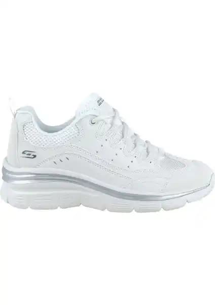Skechers Fashion Fit Kadın Beyaz Spor Ayakkabı: Şıklık ve Konforun Bir Arada Sunumu