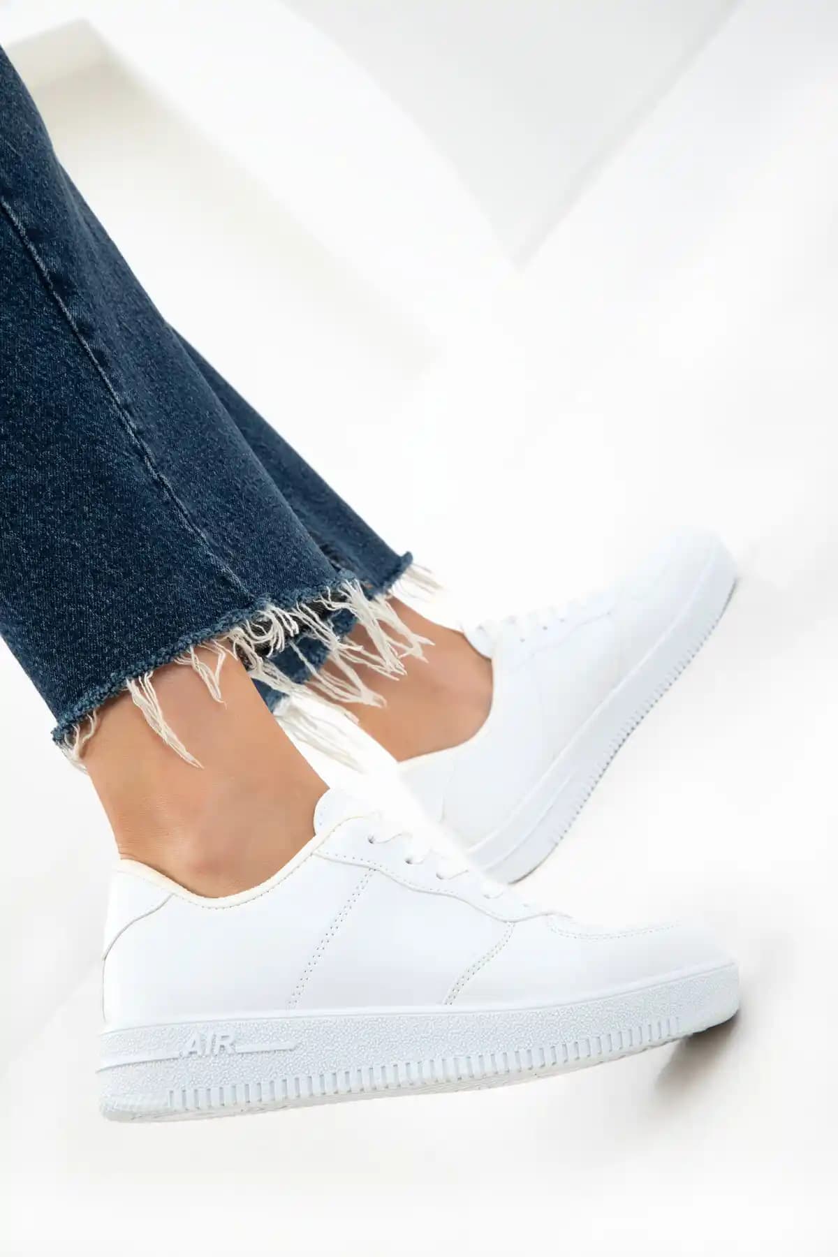 SOHO Beyaz Unisex Sneaker 14361 Günlük Kullanım İçin Modern ve Dayanıklı Ayakkabı