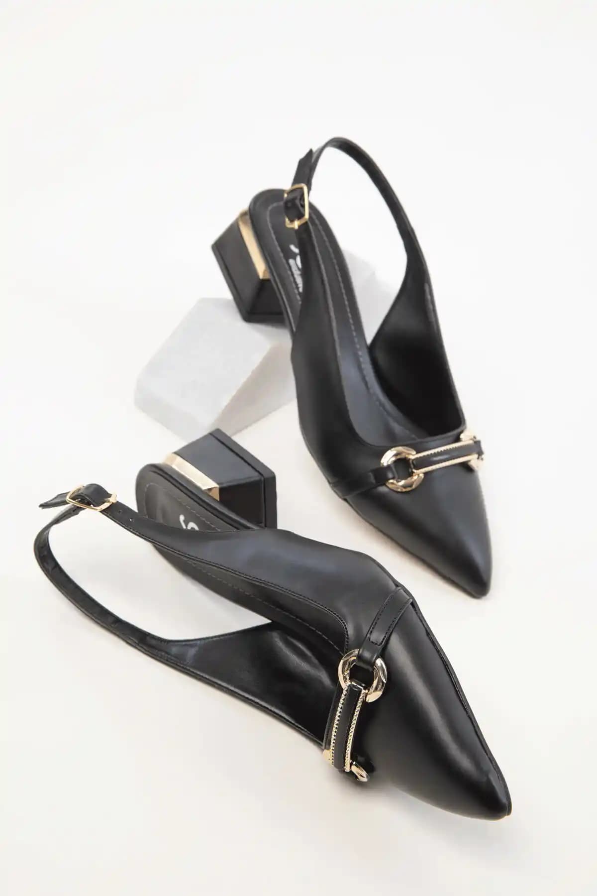 SOHO Siyah Kadın Klasik Topuklu Ayakkabı: Şıklık ve Konforun Mükemmel Buluşması