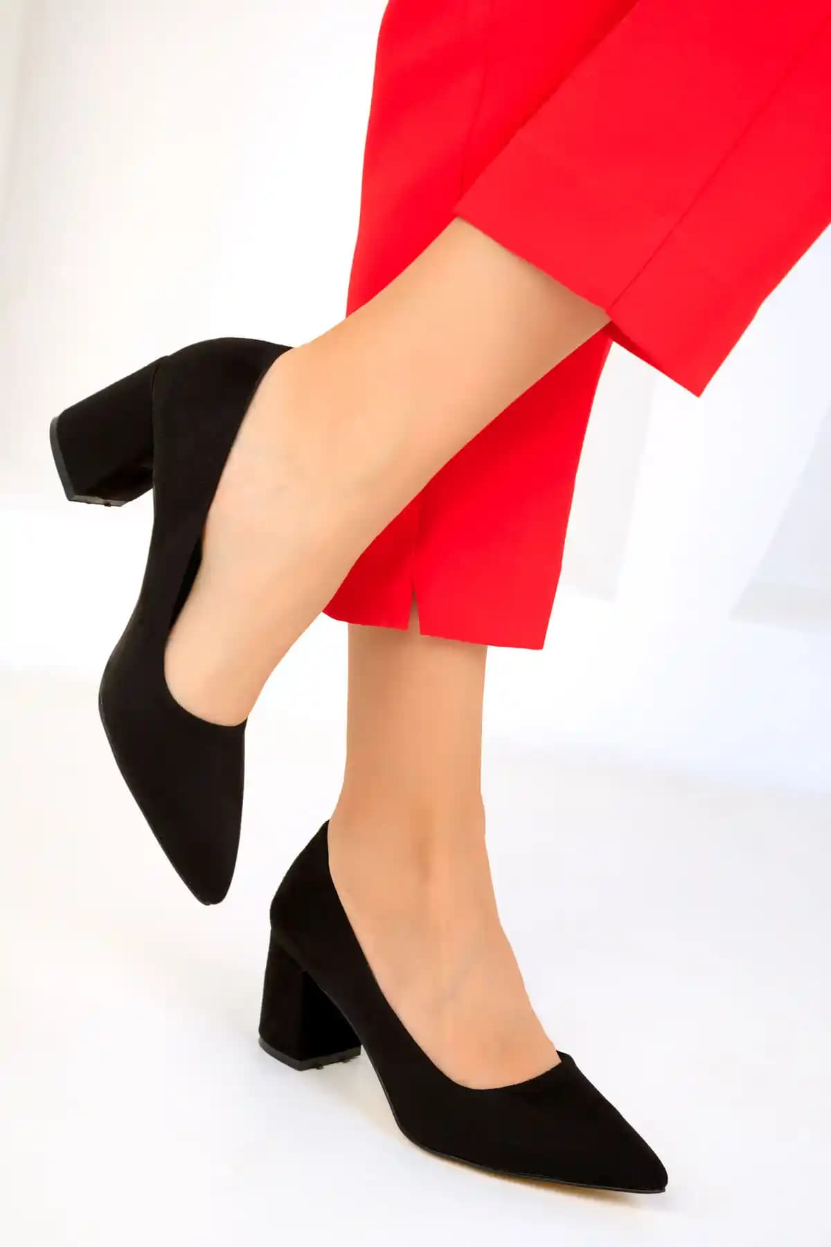 SOHO Siyah Süet Kadın Klasik Topuklu Ayakkabı 18511 Şıklık ve Konforu Bir Arada Sunar