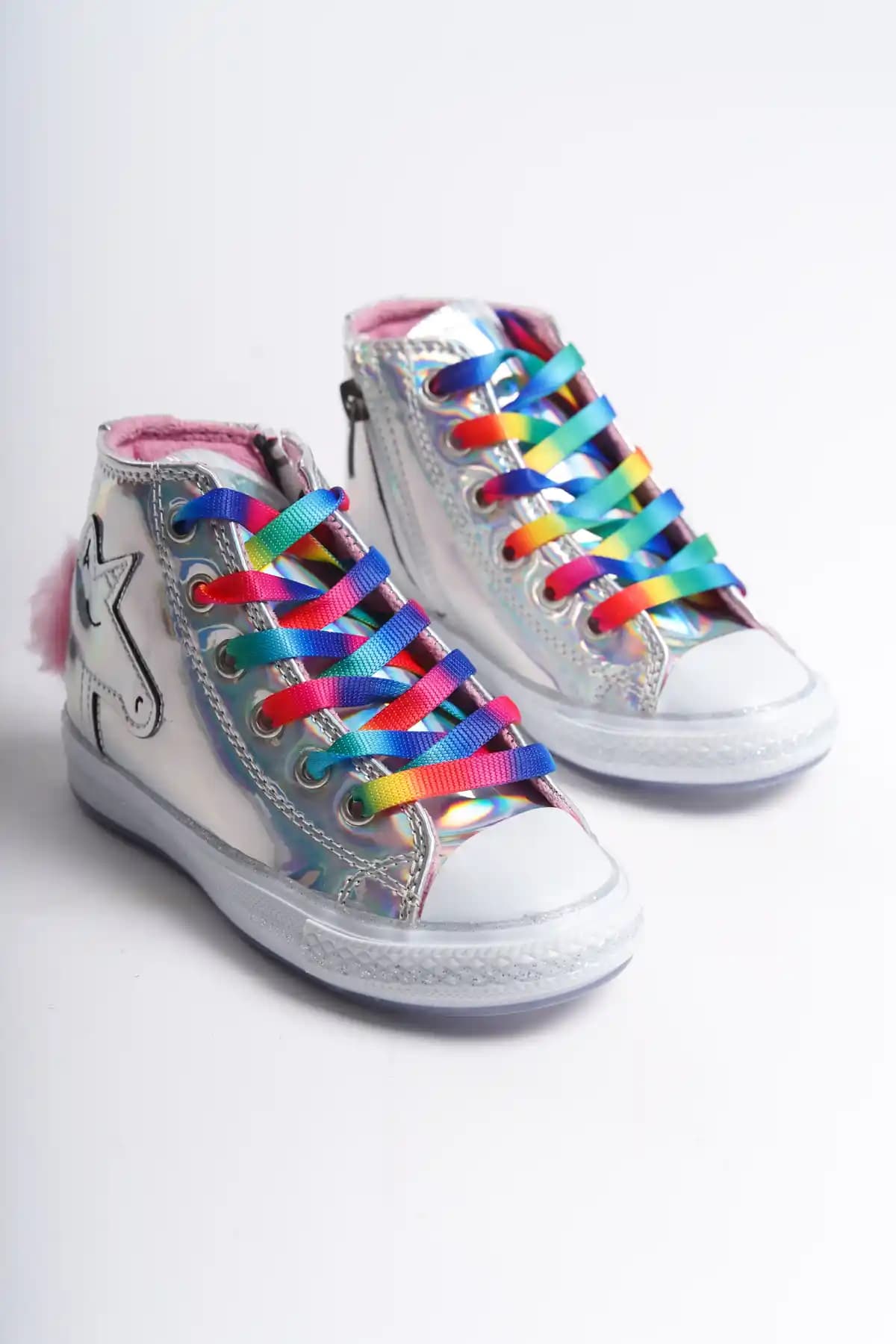 Solo Bag ve Shoes&bag Çocuk Spor Ayakkabısı Ortopedik Tasarım ve Şık Görünüm İle Günlük Kullanım İçin Uygun