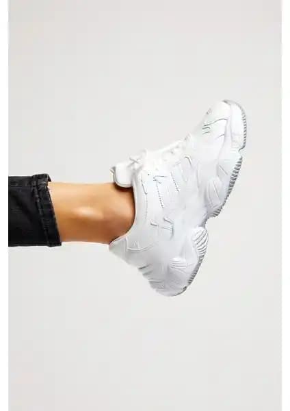 Tonny Black Kadın Spor Ayakkabı TB246: Modern Tasarım ve Yüksek Konfor Sunan Günlük Kullanım Ayakkabısı