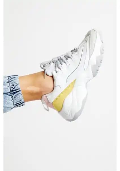 Tonny Black Kadın Spor Ayakkabı TB7040: Şıklık ve Konforu Bir Arada Sunan Günlük Kullanım Ayakkabısı