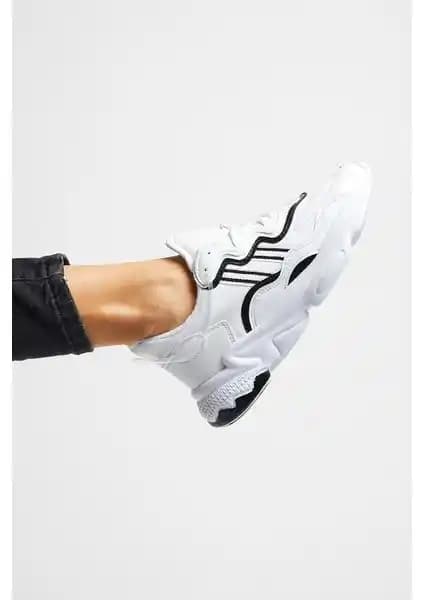 Tonny Black Spor Ayakkabı TB248: Şıklık ve Konforu Bir Arada Sunan Modern Tasarım