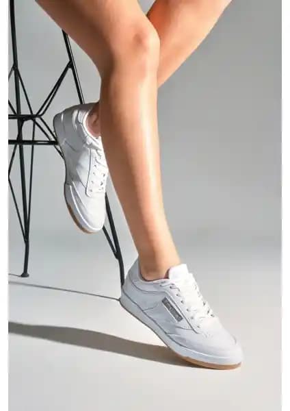 Tonny Black Unisex Beyaz Spor Ayakkabı: Konfor ve Şıklığın Modern Buluşması