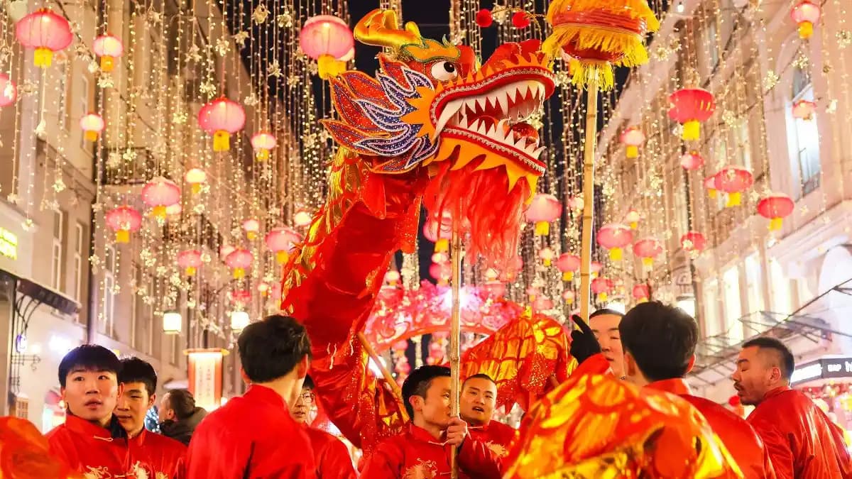 2026 Ay Yeni Yılı At Temalı Çanta Koleksiyonları ve Moda Dünyasındaki Durumu