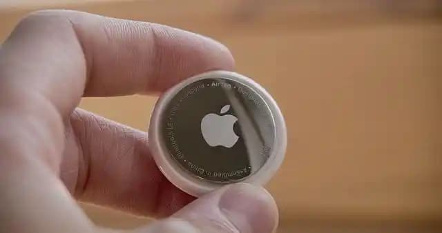 AirTag ve Kart Tipi İzleyicilerin Bavul Takibinde Özellik ve Kullanım Karşılaştırması