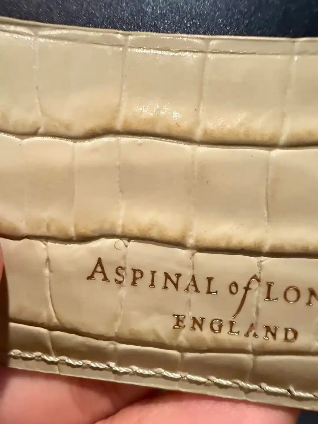 Aspinal of London Cüzdanlarında Kalite Problemleri ve Müşteri Hizmetleri Zorlukları