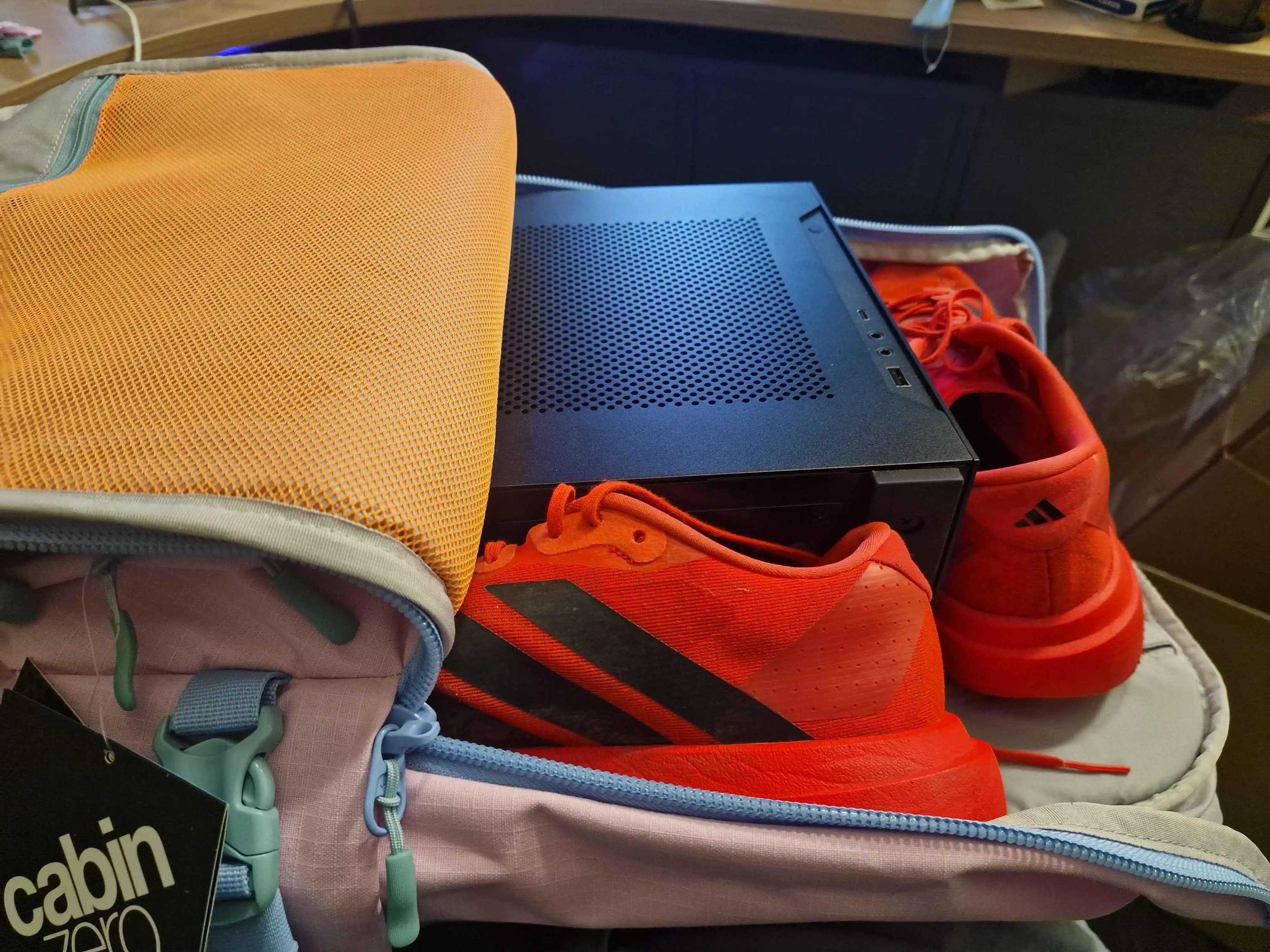 Cabin Zero Seyahat Çantalarında Gerçek Hacim ve Ekipman Yerleştirme Zorlukları