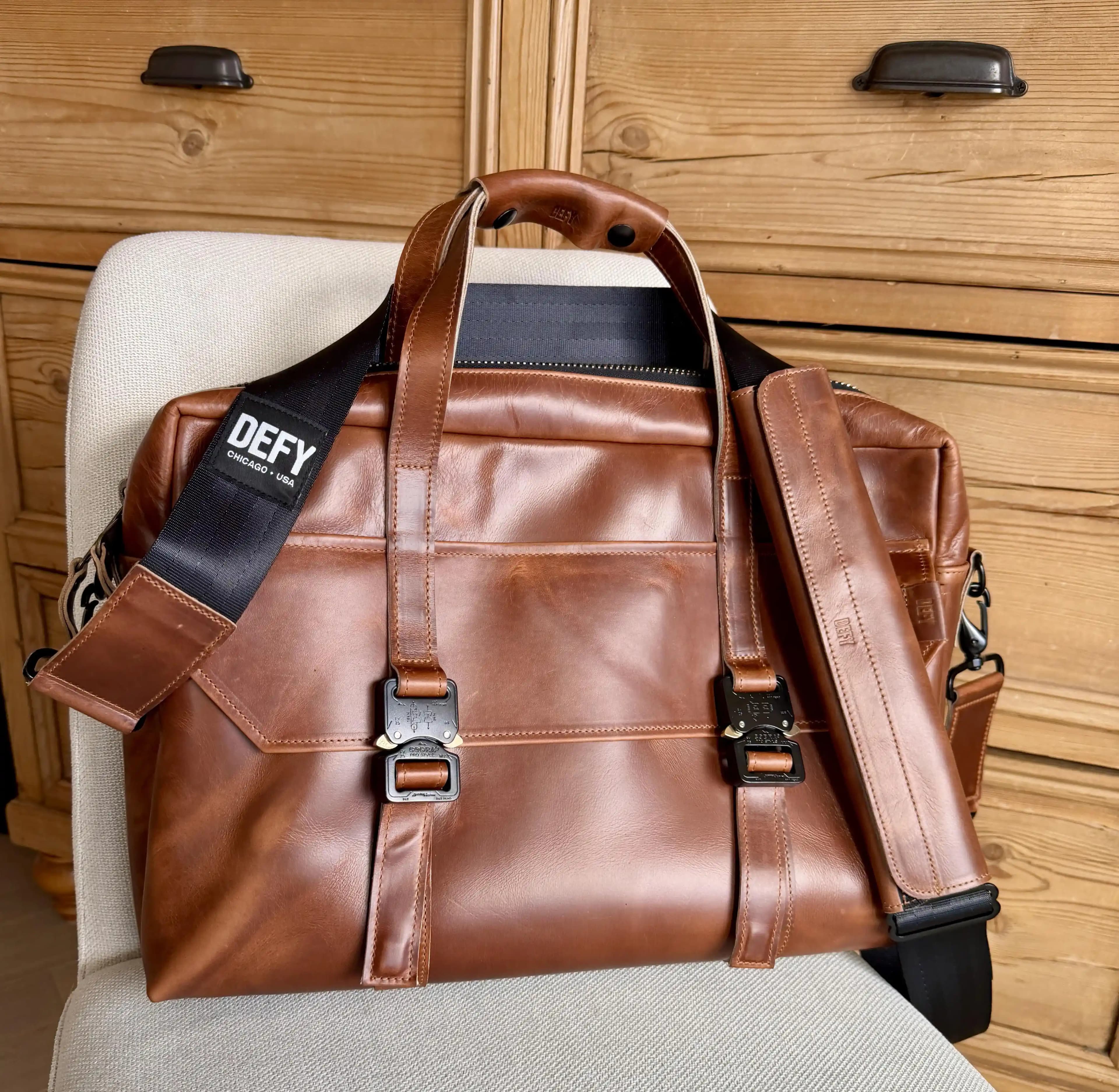 Defy Defender Deri Çanta ve Fonksiyonel Organizatör Çözümleri İncelemesi
