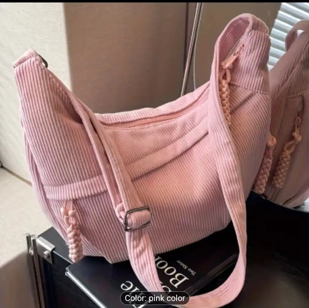 Kaliteli ve Fonksiyonel Crescent Çanta Seçimi: Malzeme, Tasarım ve Kullanıcı Deneyimleri