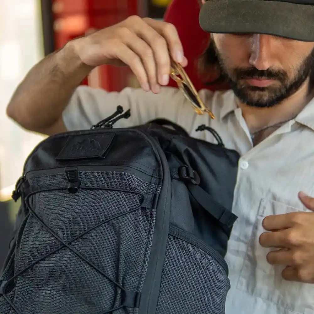 ULA Dragonfly 36 ve Six Moon Designs All Day Carry Sırt Çantası Karşılaştırması