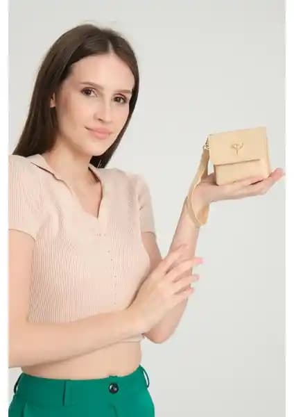 Garbalia El Saplı ve Womancraft Kadın Cüzdanları Karşılaştırması: Tasarım ve İşlevsellik Analizi