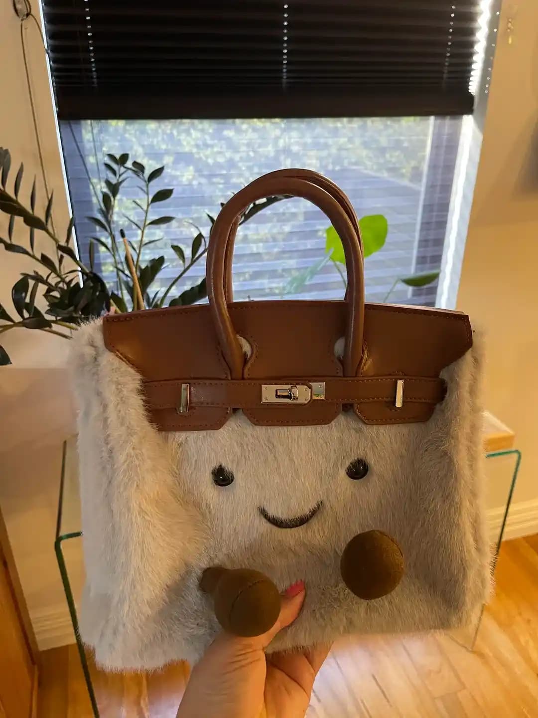 Jellykin Çantalar: Çocuklar ve Yetişkinler İçin Sevimli ve İşlevsel Aksesuarlar