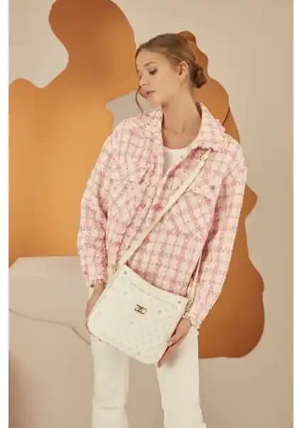 Pierre Cardin Kadın Çanta Modelleri Karşılaştırması Beyaz Monogram ve Siyah Omuz Çanta Özellikleri