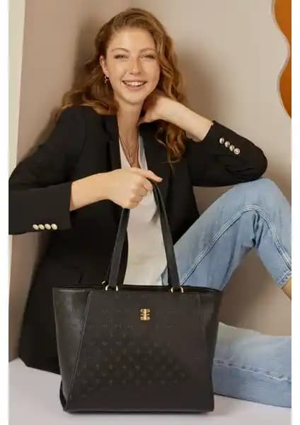 Pierre Cardin Kadın Siyah Omuz Çantası Karşılaştırması ve Özellikleri