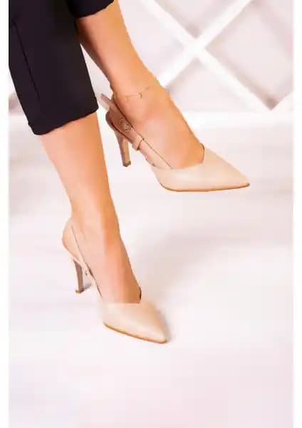 Erkan Saçmacı Vegan Topuklu Ayakkabılar Karşılaştırması: Şıklık ve Rahatlık Analizi