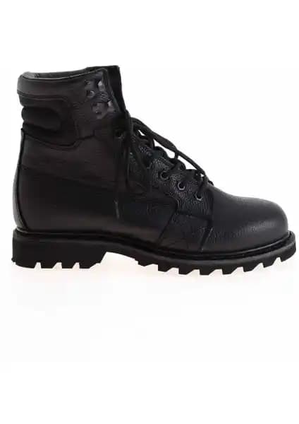 Erkek Botları Karşılaştırması: Overpass WP ve Colorado Modellerinin Özellikleri