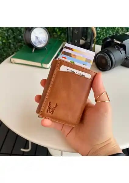 Modica Pescol ve West Polo Deri Kartlık Karşılaştırması: Özellikler ve Kullanıcı Yorumları