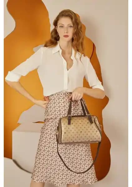 Pierre Cardin Kadın Omuz Çantaları Karşılaştırması: Siyah ve Altın Modellerinin Özellikleri ve Kullanıcı Yorumları